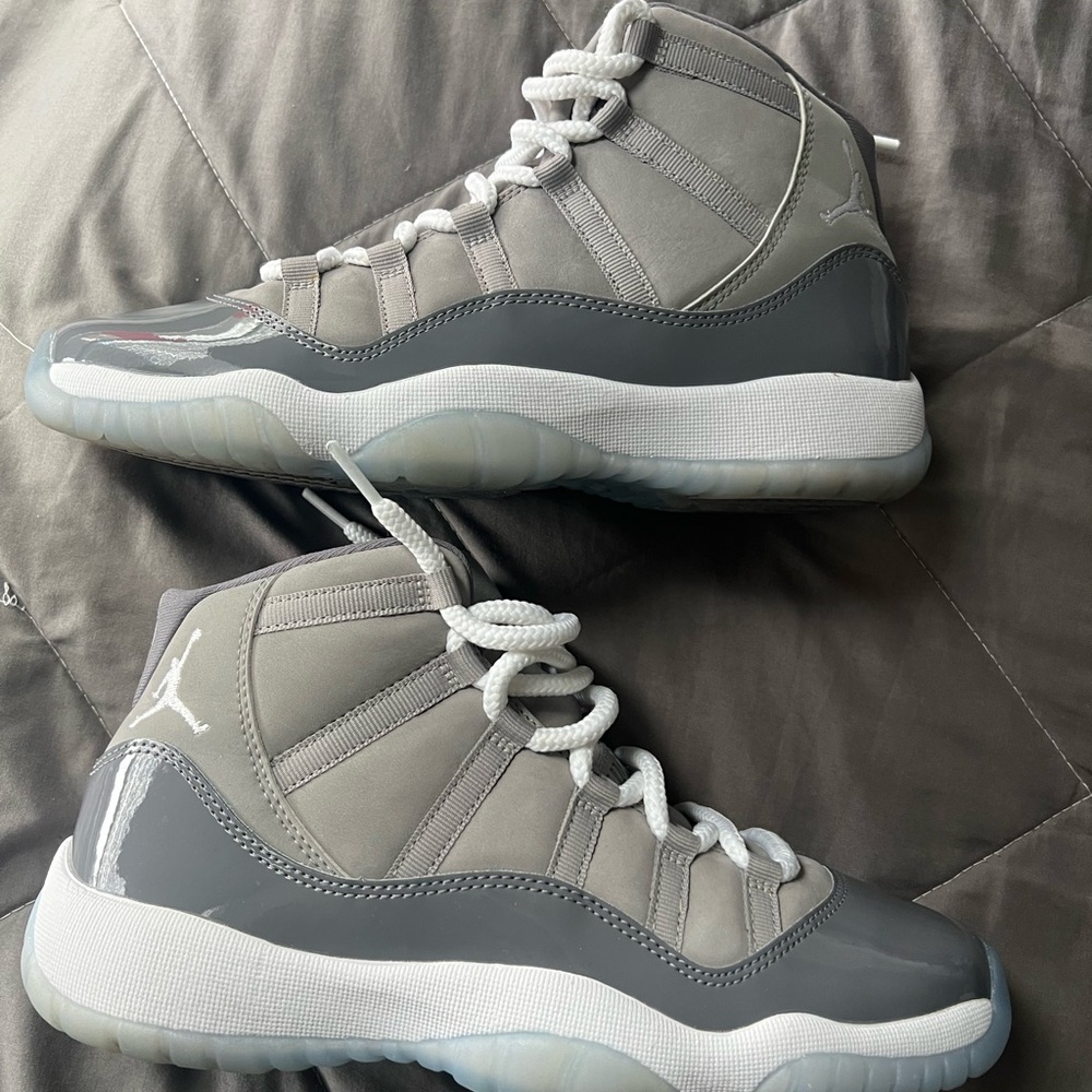 Air Jordan 11 Retro Cool Gray Sneakers